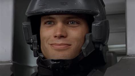 Deleted Starship Troopers Scenes That You Never Knew Existed